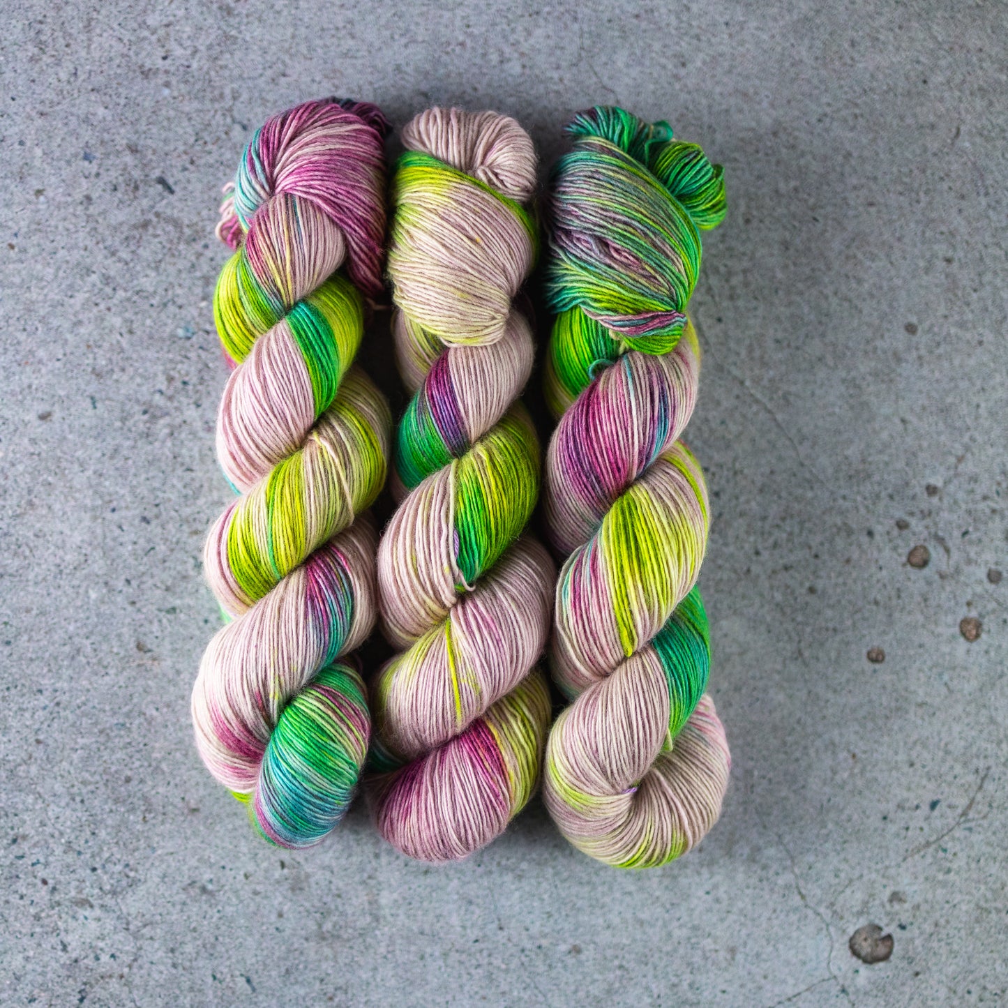 BKD Single, hand dyed yarn, 366m in 100g