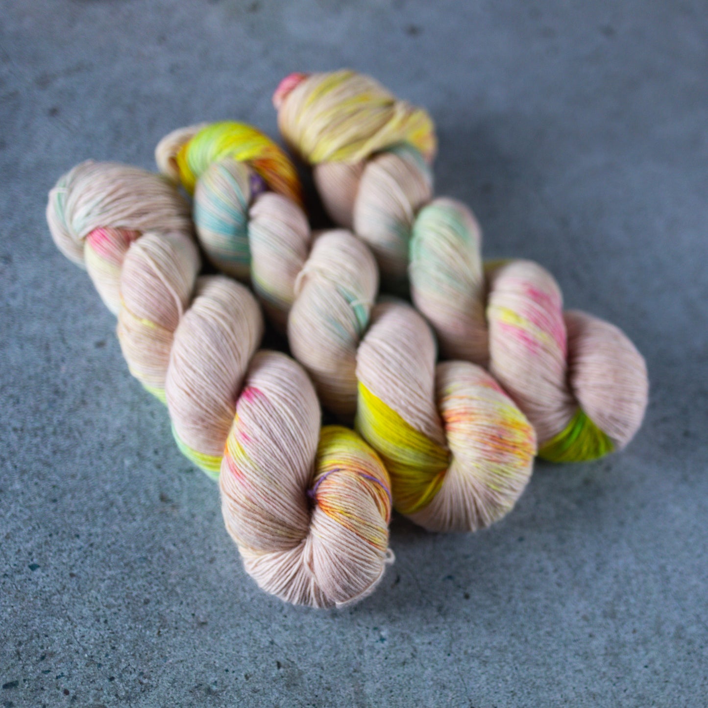 BKD Single, hand dyed yarn, 366m in 100g