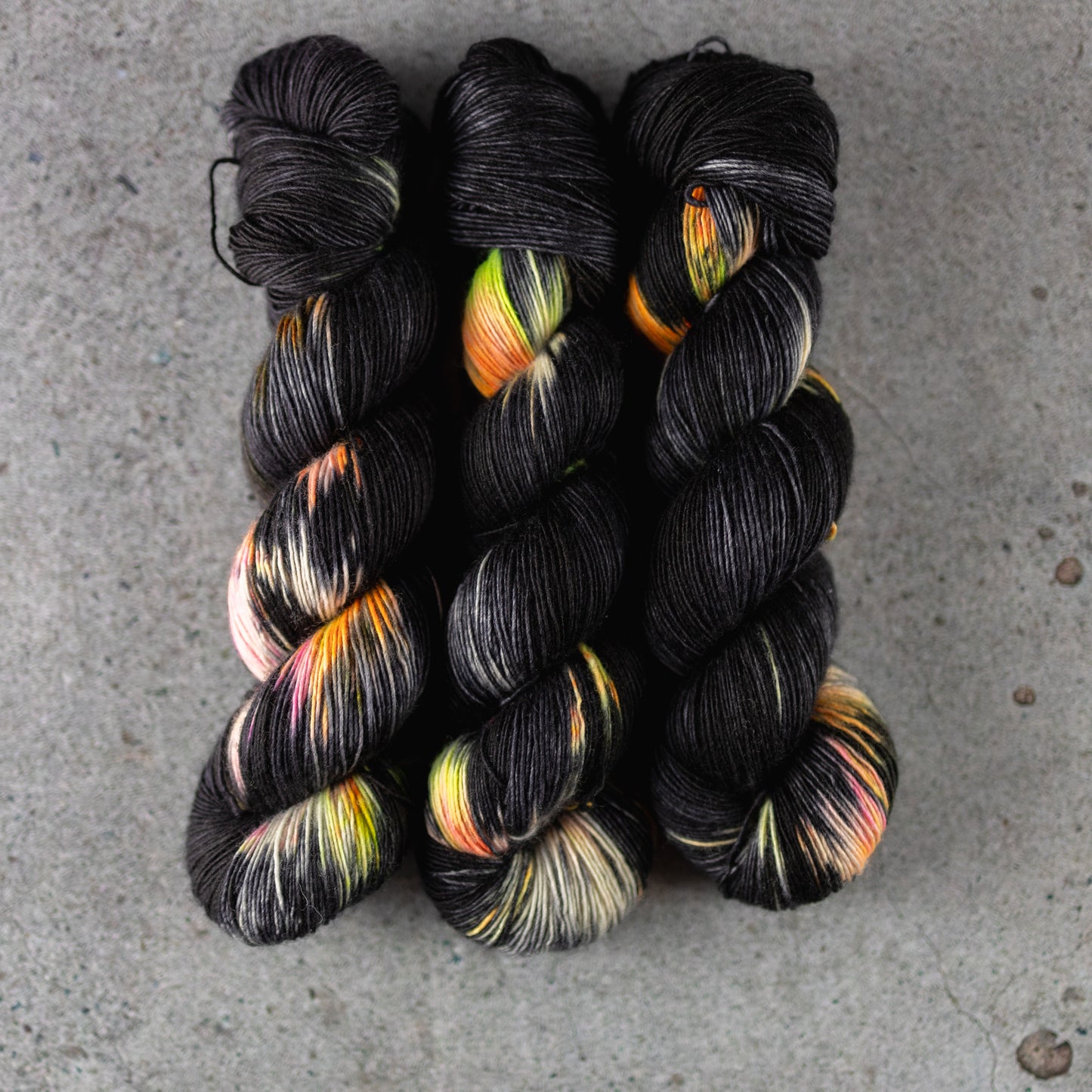 BKD Single, hand dyed yarn, 366m in 100g