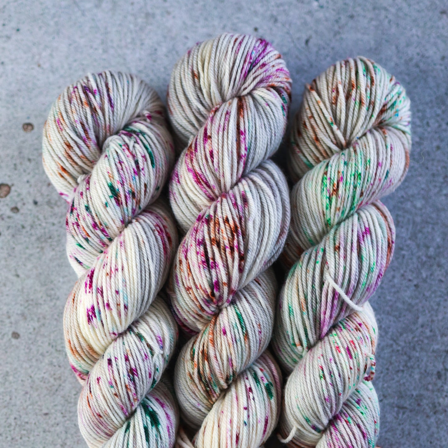 BKD Wonder DK, hand dyed merino yarn, 230m in 115g