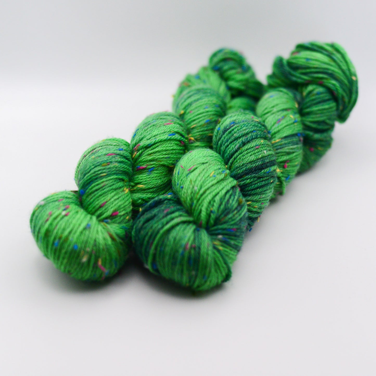 BKD Popsicle DK, hand dyed confetti yarn with re-cycled yarn rests