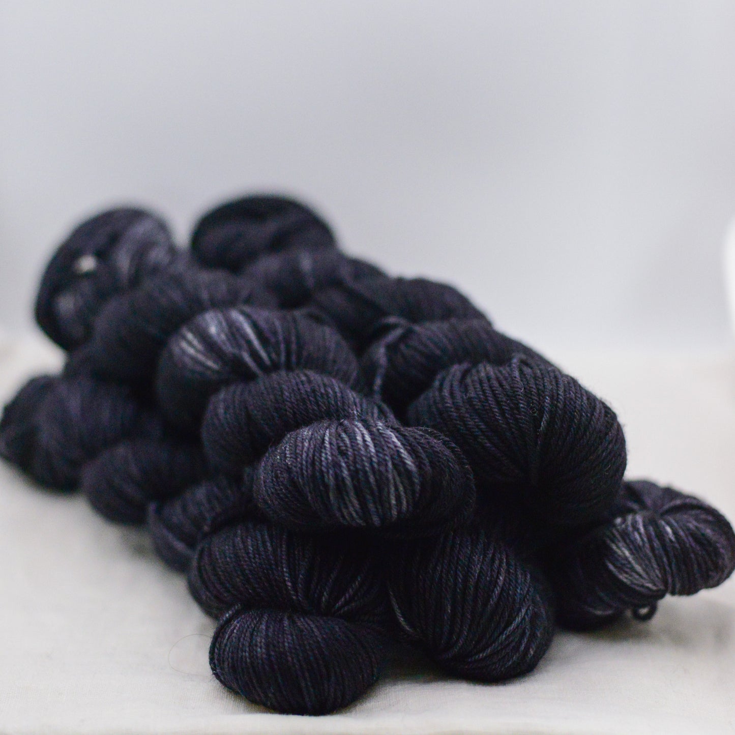 BKD Wonder DK, hand dyed merino yarn, 230m in 115g