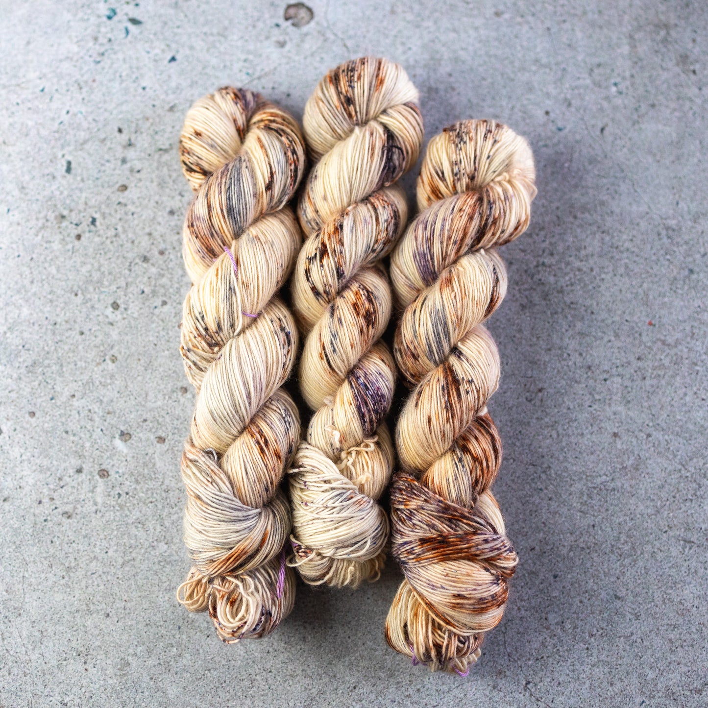 BKD Single, hand dyed yarn, 366m in 100g