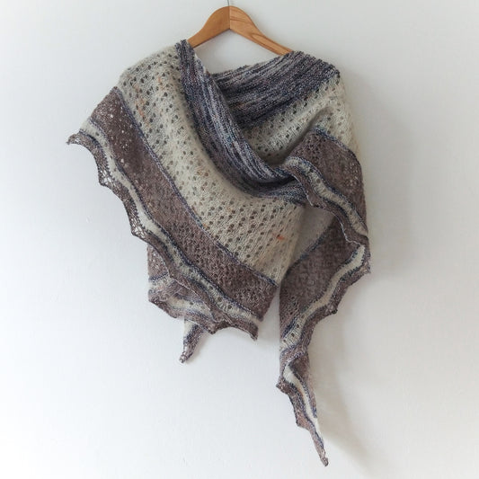 Tea Bercek x BKD Strickpaket: Lilac & Gooseberry Stola